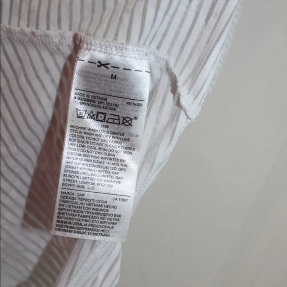 Gap fit white semi sheer‎ tank top with tied back - Picture 4 of 4